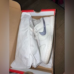 Women’s Nike Dunks Size 6